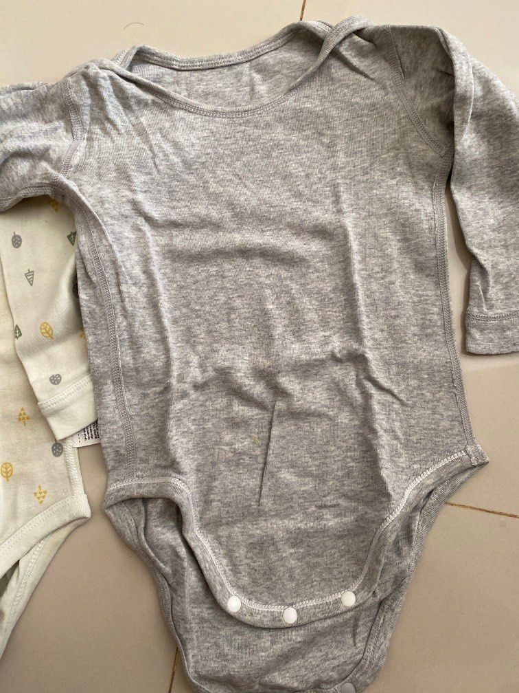 pcs Uniqlo baby jumper