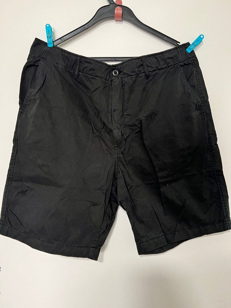 UNIQLO Shorts, Men's Fashion, Bottoms, Shorts on Carousell