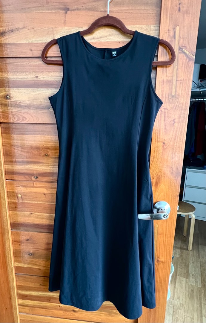 Uniqlo Ultra Stretch Airism Sleeveless Dress (Black) on Carousell