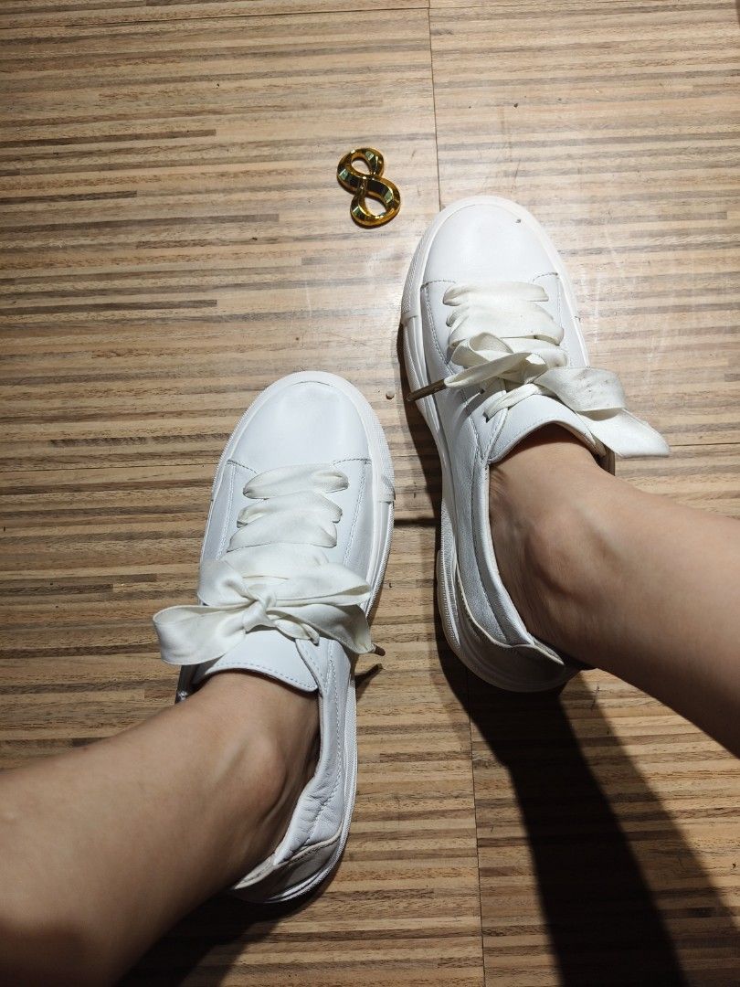 vera wang sneakers
