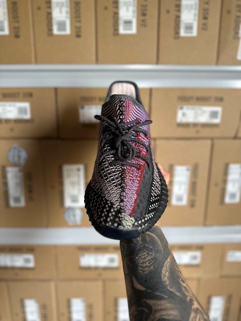 YEEZY YECHEIL 10US Men s Fashion Footwear Sneakers on Carousell