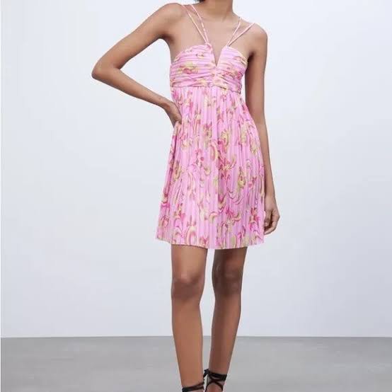 ZARA PRINTED PLEATED DRESS, Fesyen Wanita, Pakaian Wanita, Gaun u0026 Rok di  Carousell
