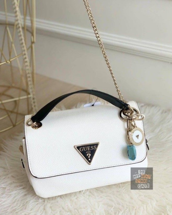 Narita hotsell guess bag