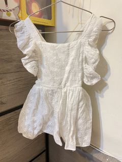 80cm｜白色蕾絲雕花露背洋裝