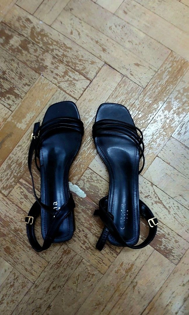 Sandals under discount 1 dollars