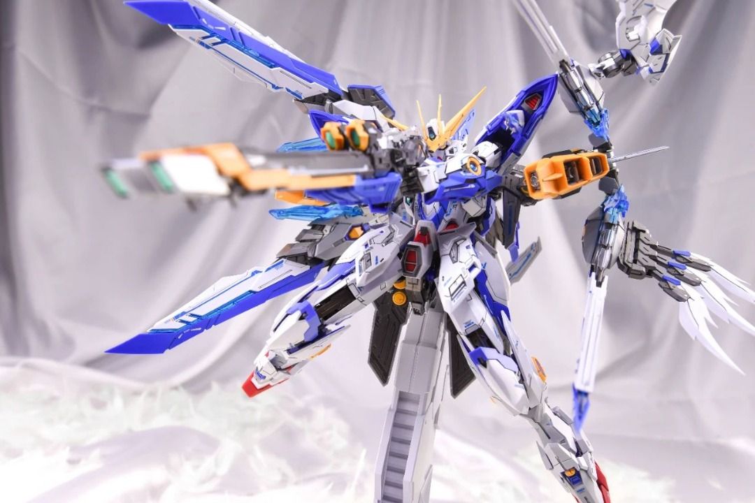 1 100 MG ウイングガンダム スノーホワイトプレ