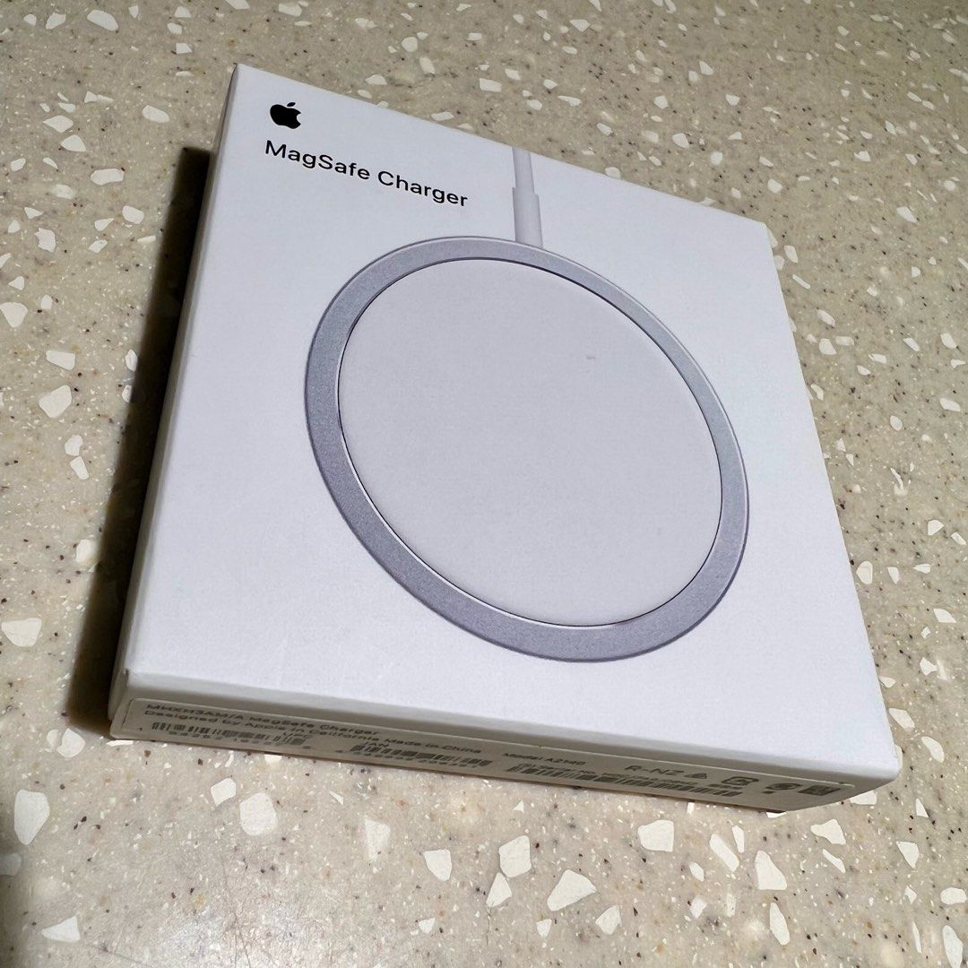 Apple Magsafe Wireless Charger (Category: Chargers & Cables) located in Manila. Submitted by zeuxthegreekgod (Listing ID 1244888670, Image 3). Description: APPLE MAGSAFE WIRELESS CHARGER apple curated magsafe magnets on board strong magnetic hold can fast wirelessly charge iPhones up to 15 watts has APPLE CIRCUITRY SMARTS to ensure safe and efficient charging of iPhones to avoid battery damage also compatible with other android phones.