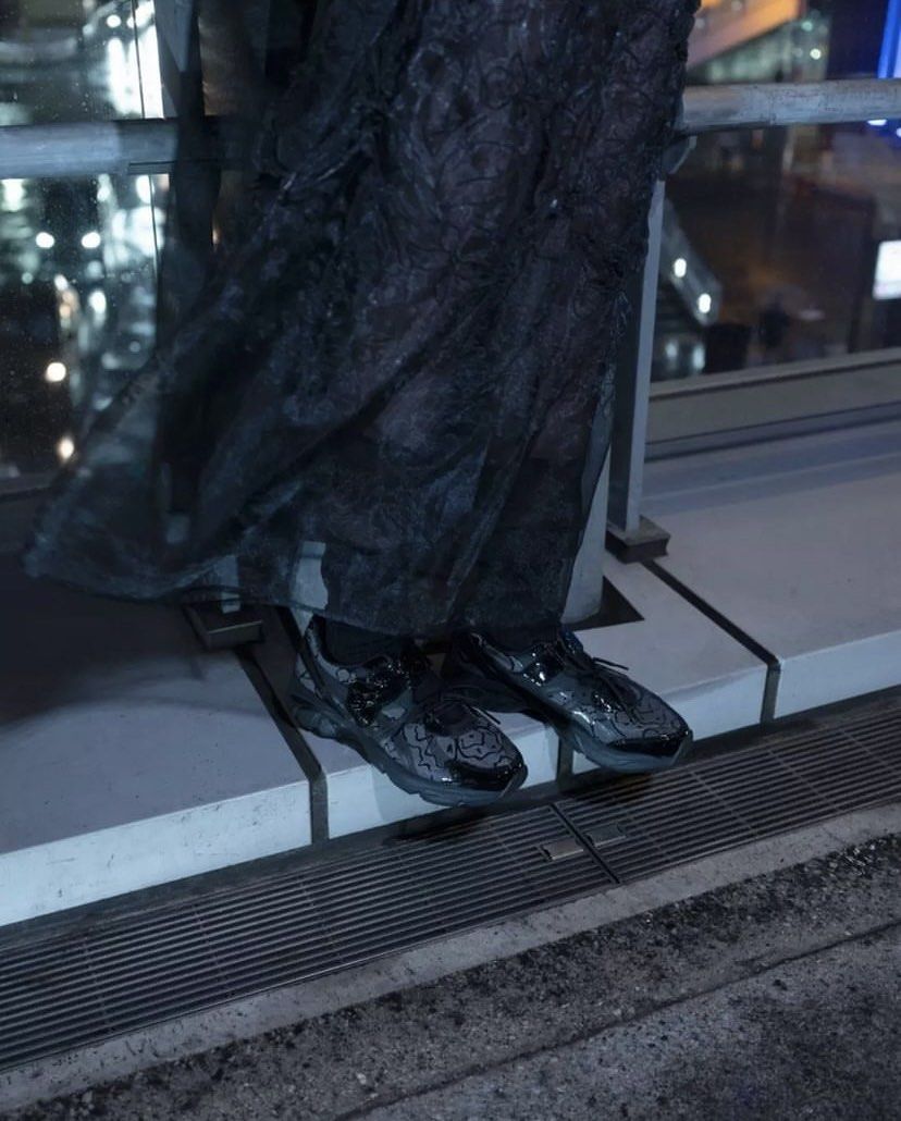 Asics cecilie bahnsen gt-2160 black, 她的時尚, 鞋, 運動鞋在旋轉拍賣