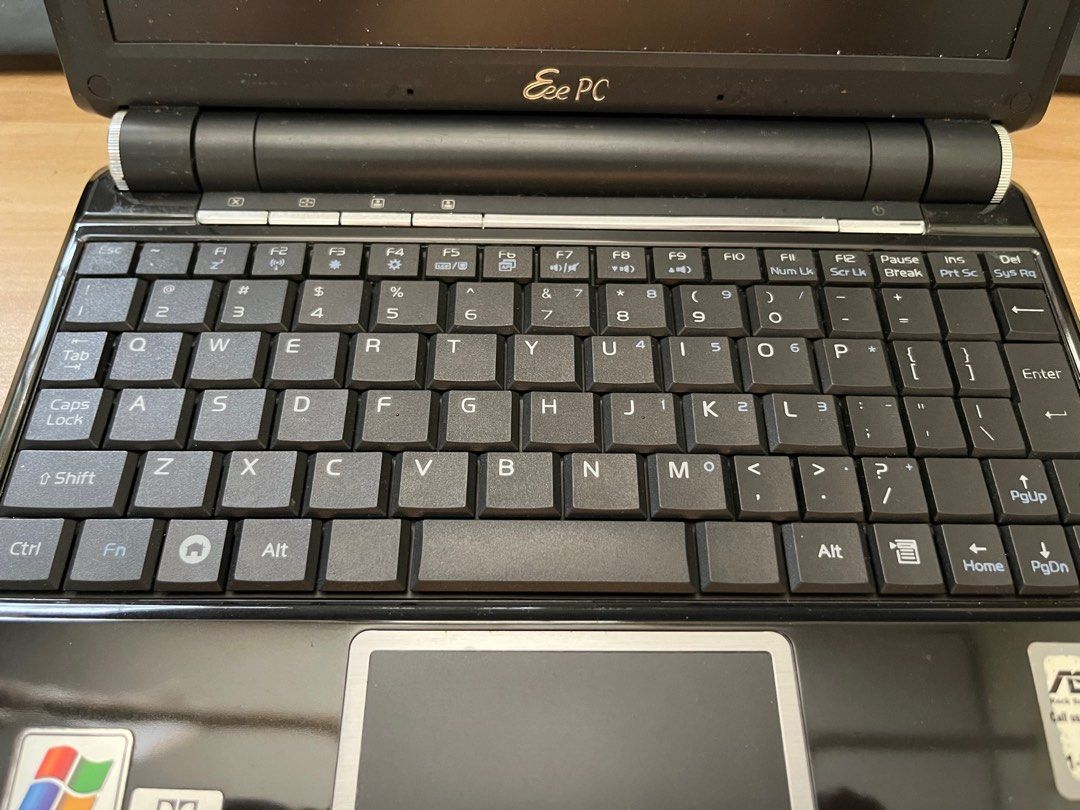 ASUS Eee PC Laptop Netbook (Category: Laptops & Notebooks) located in Manila. Submitted by furless (Listing ID 1244910512, Image 3). Description: Still works but some keys are not working. Parts can still be useful. Old ASUS model.
