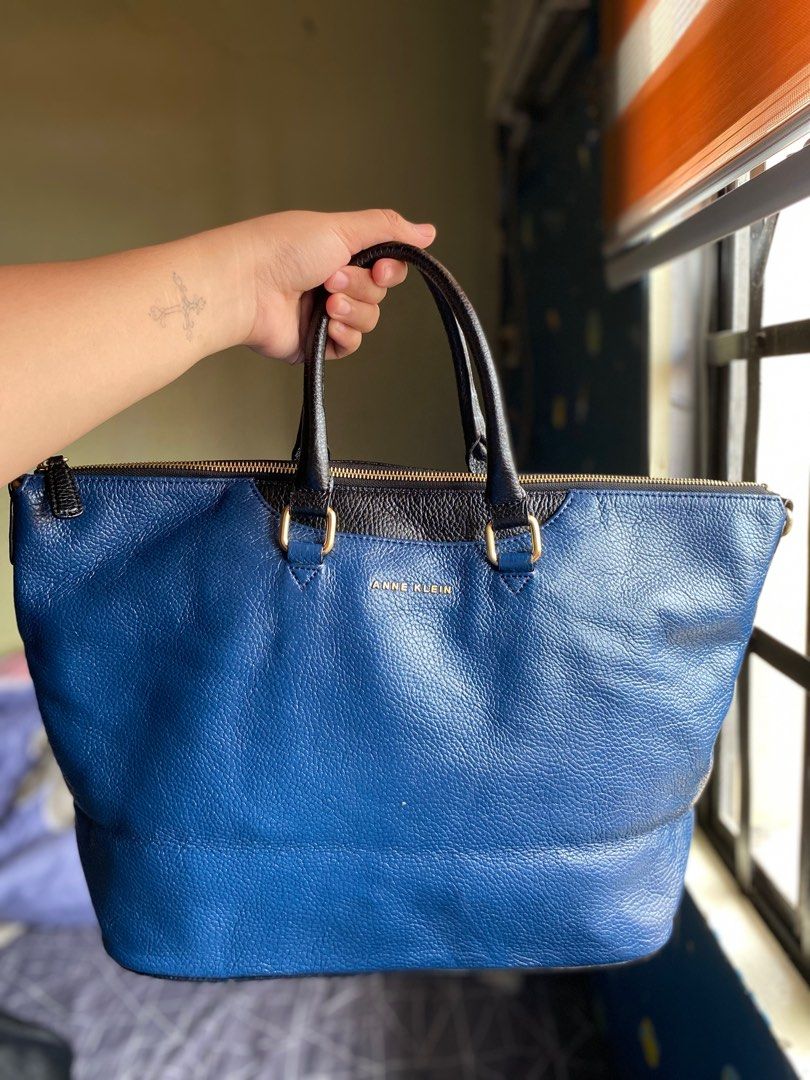 Authentic ANNE KLEIN Large with sling (Category: Luxury Bags & Wallets) located in Meycauayan. Submitted by thriftyhaven2023 (Listing ID 1245035123, Image 1). Description: Guaranteed authentic Large size With sling.