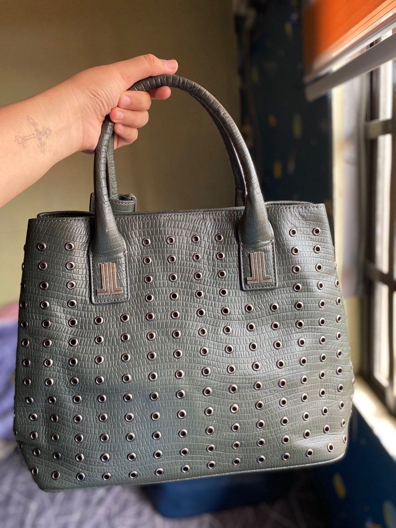Authentic LANVIN handbag (Category: Luxury Bags & Wallets) located in Meycauayan. Submitted by thriftyhaven2023 (Listing ID 1245035014, Image 1). Description: Guaranteed authentic Lanvin medium size handbag Brand-new condition Nothing to explain.