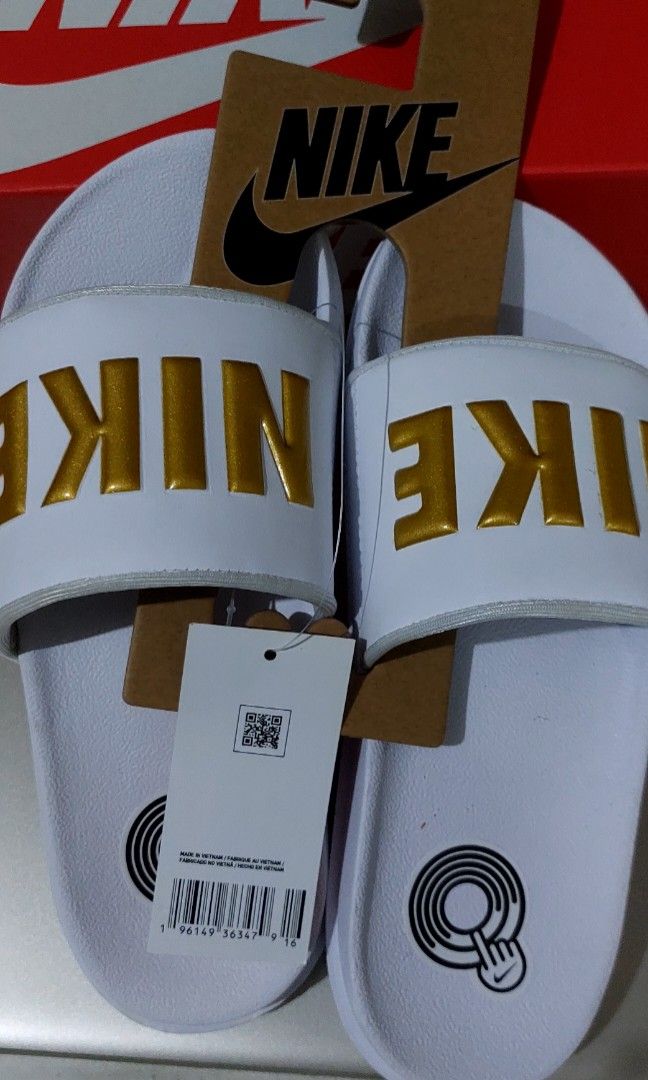 Nike benassi gold swoosh outlet