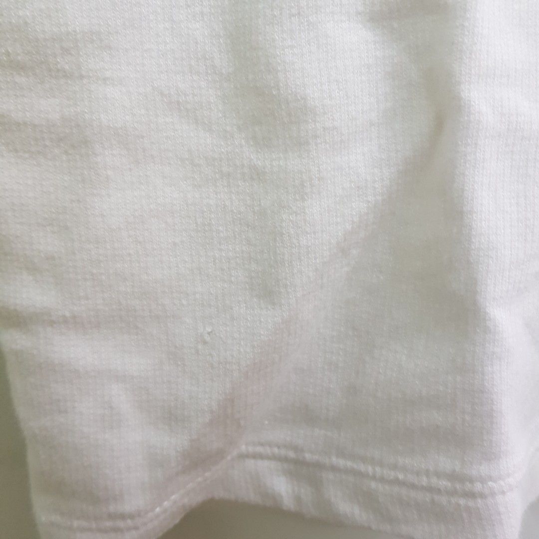 Authentic Uniqlo shirt for boys (Category: Babies & Kids Fashion) located in Manila. Submitted by 88888av (Listing ID 1244865187, Image 2). Description: Authentic Uniqlo shirt for boys size 150 ideal for 8 to 12 years old slight issue but barely noticeable.