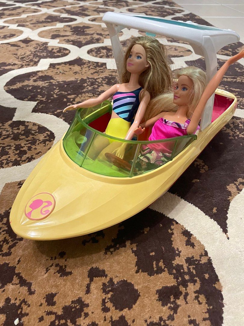 Barbie speedboat shop
