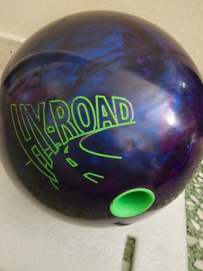 ぴろりんSTORM ROAD WARRIOR ボウリングボール 14ポンド STORM ROAD WARRIOR ボウリングボール 14ポンド