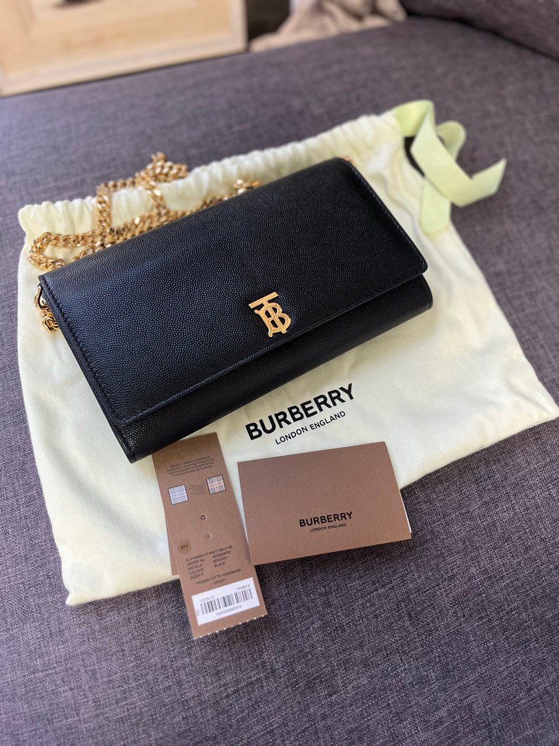 Burberry Woc On Carousell