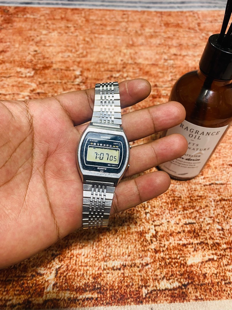 70s shop digital watch