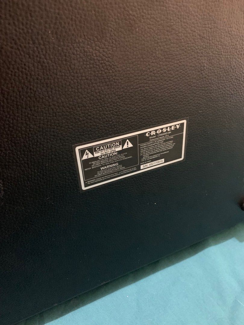 Crosley CR8005DBK Cruiser Deluxe on Carousell
