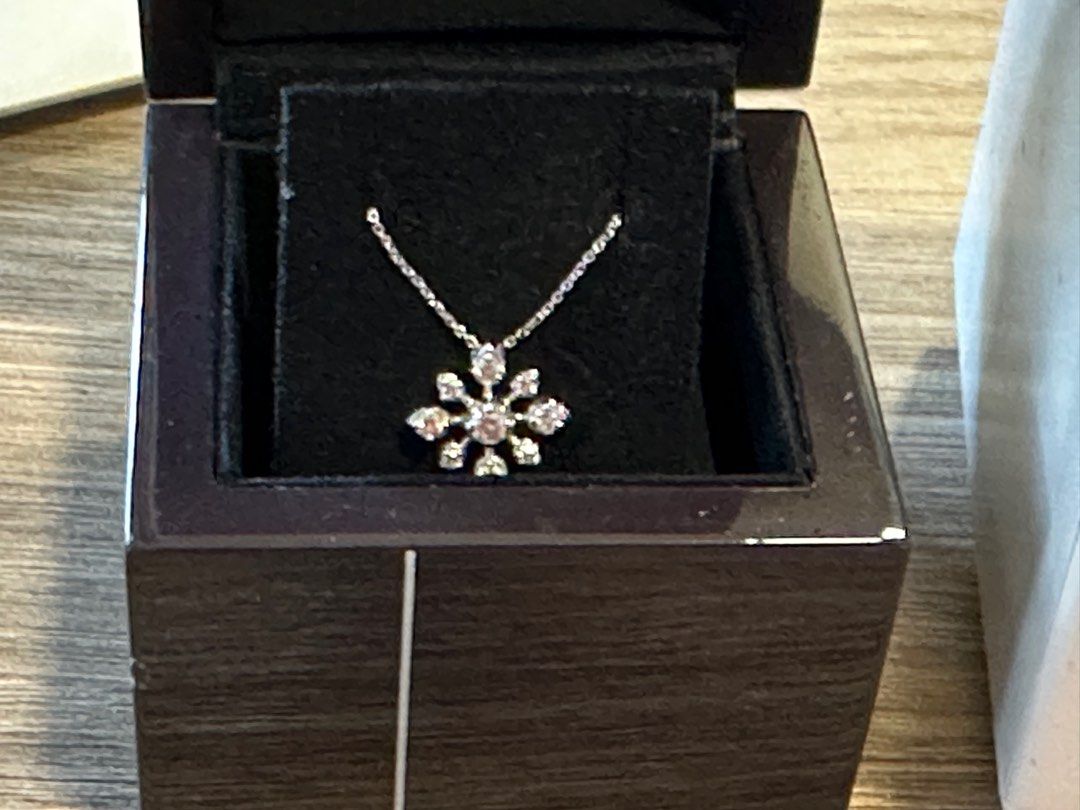 De beers pendant on sale