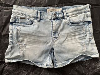 (Category: ) located in . Submitted by gogowon (Listing ID 1245029525, Image 1). Description: .