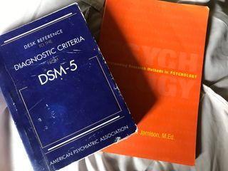 DSM 5 Desk Reference and Understanding Research Methods in Psychology