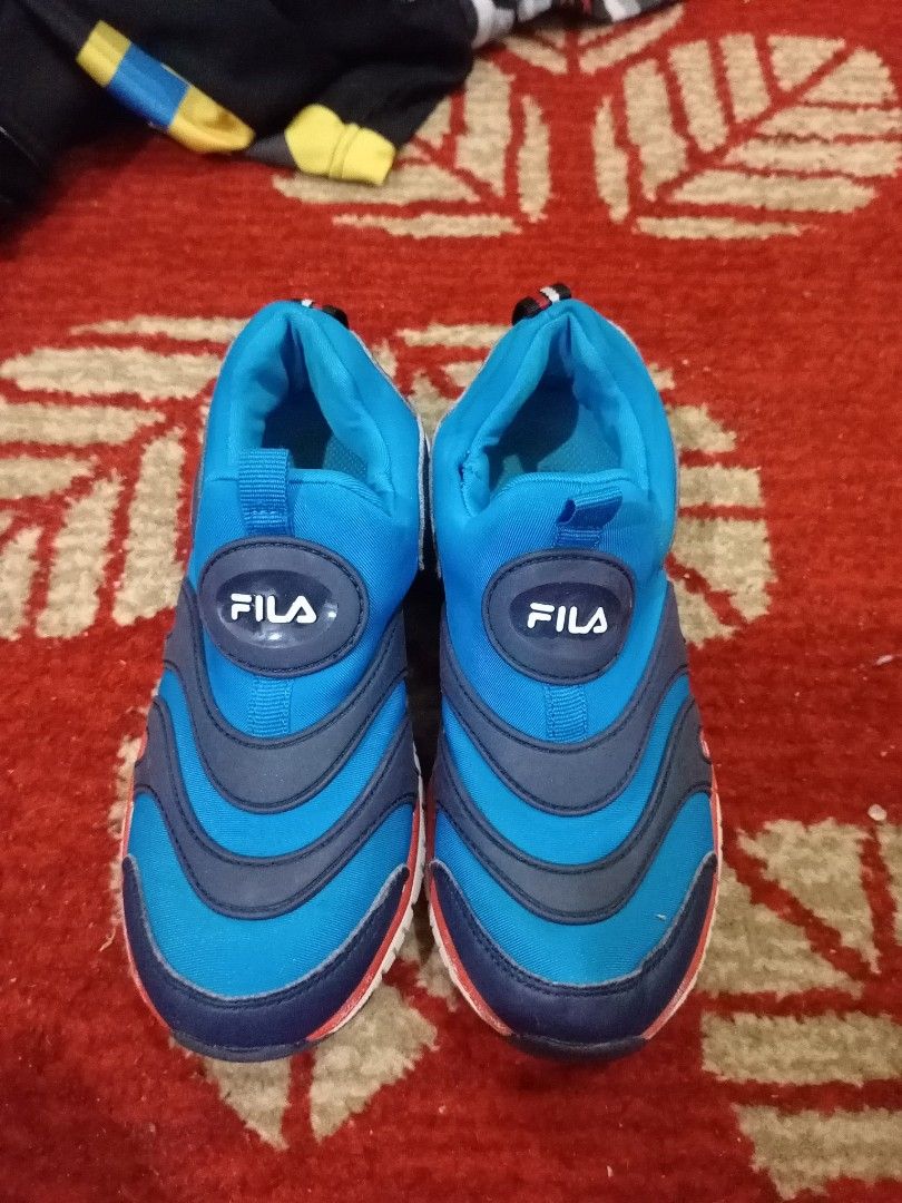 Fila indoor deals soccer shoes
