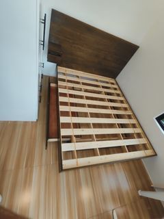 FLOATING BED WITH DRAWER AND SIDE TABLE