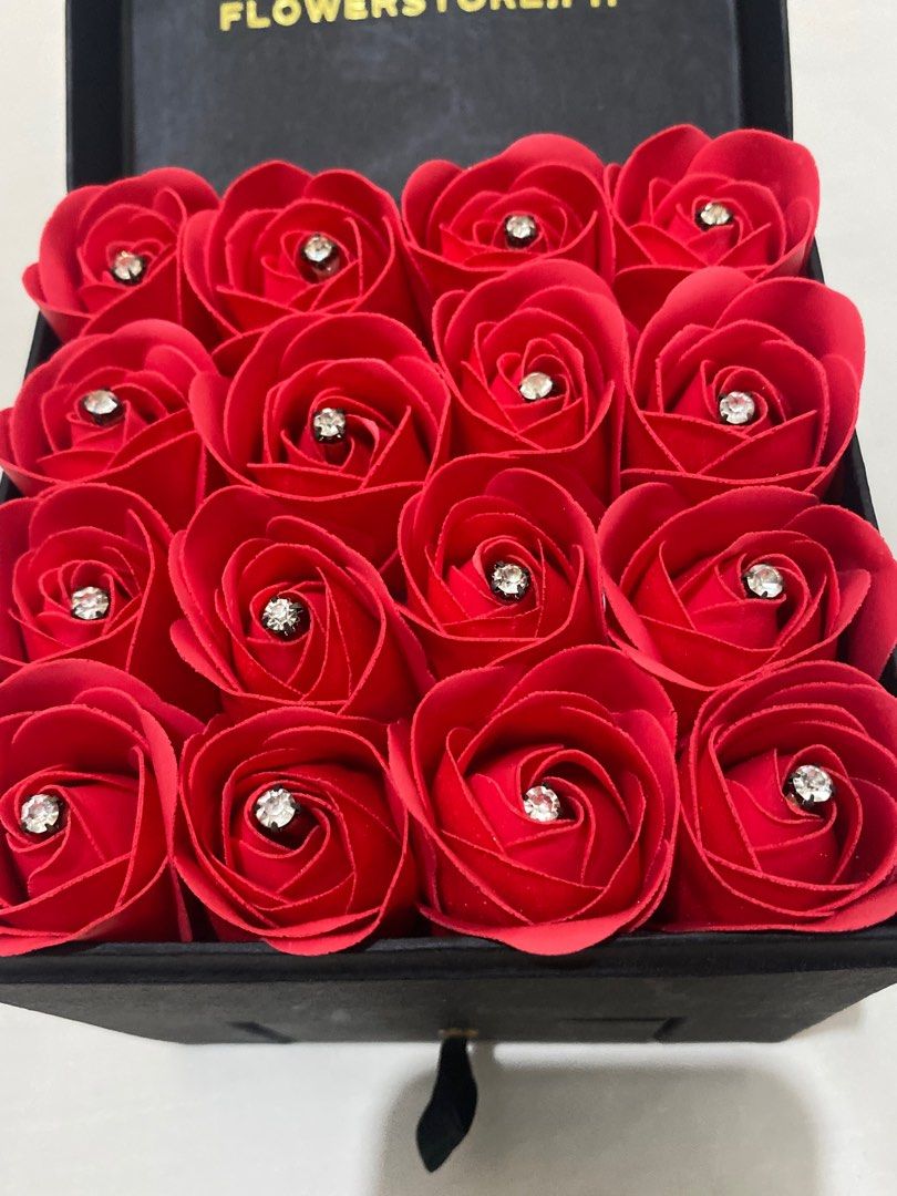 flowerstore.ph Bright Red Eternal Love Box (Category: Flowers & Bouquets) located in Manila. Submitted by ddaaaaaa (Listing ID 1244960050, Image 2). Description: Negotiable. Like new.