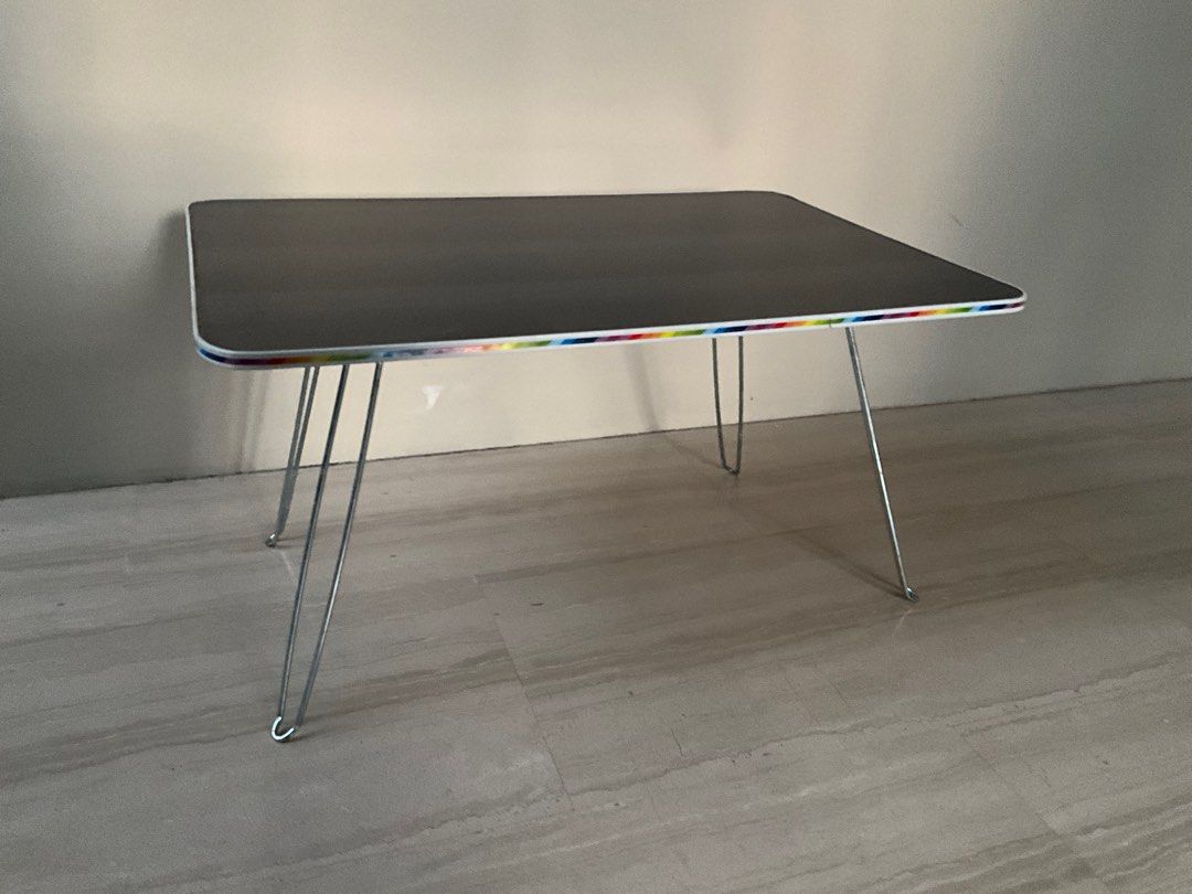 Foldable Table (Category: Tables & Sets) located in Singapore. Submitted by mamafeb (Listing ID 1244965740, Image 1). Description: .