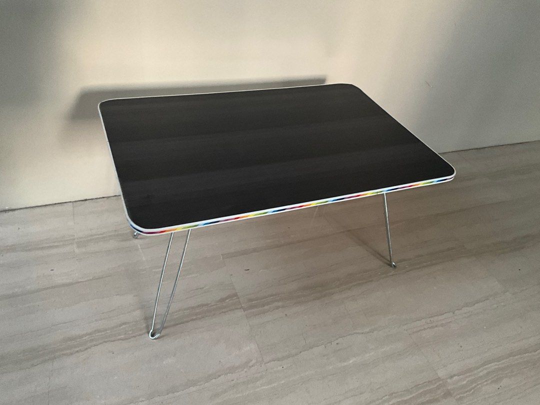 Foldable Table (Category: Tables & Sets) located in Singapore. Submitted by mamafeb (Listing ID 1244965740, Image 2). Description: .