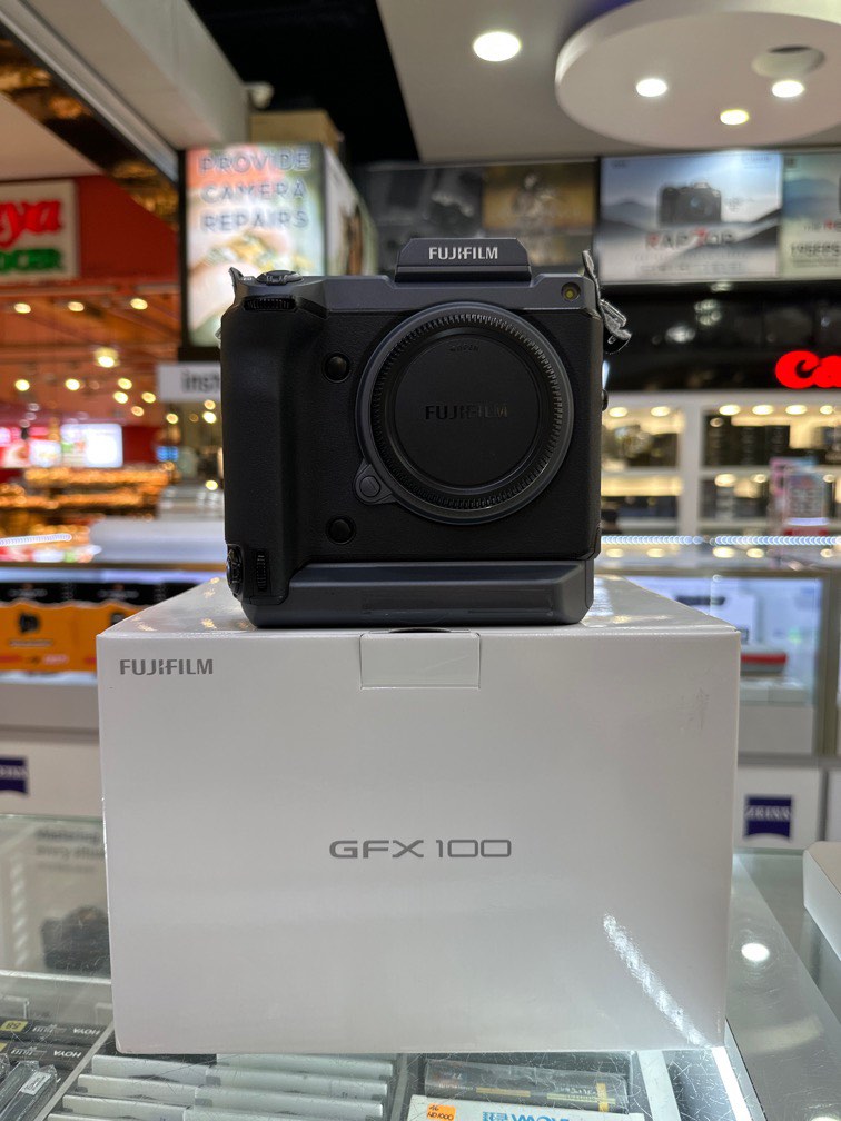 Fujifilm GFX100 , GFX 100 Medium Format Mirrorless Camera (102MP