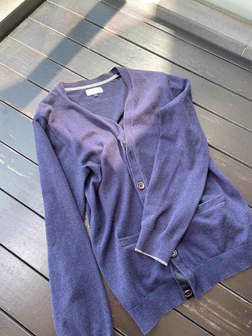 G2000 Pullover (Category: Coats, Jackets and Outerwear) located in Singapore. Submitted by chriskwis (Listing ID 1245041125, Image 2). Description: .