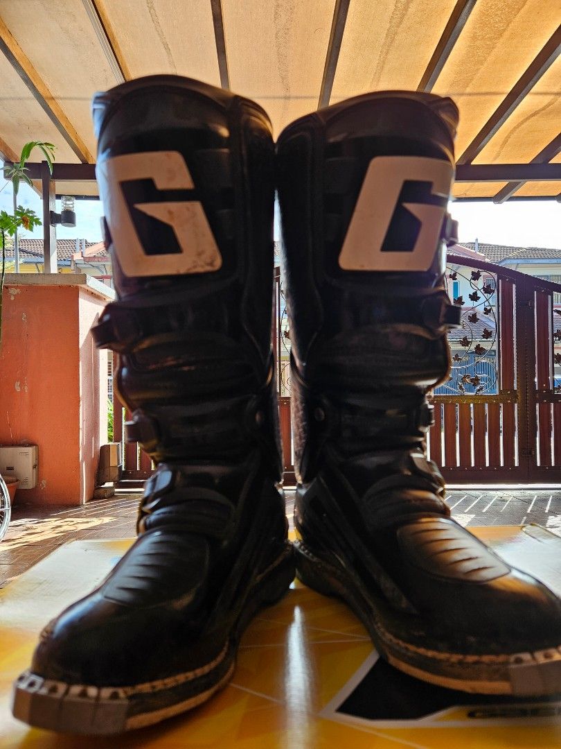 Sg10 boots store