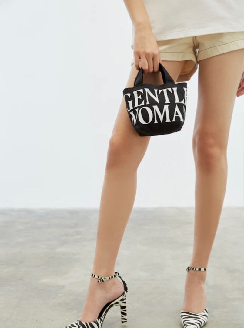 GENTLEWOMAN MICRO TOTE BLACK (Category: Tote Bags) located in Taguig. Submitted by caduceusrn (Listing ID 1244919428, Image 2). Description: Gentlewoman Micro Tote Black & Classic Canvas Black.