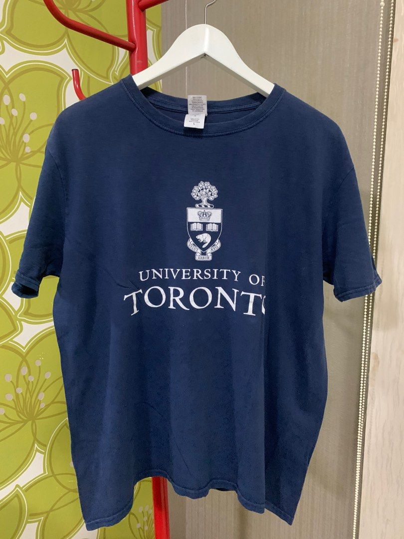 GILDAN UNIVERSITY OF TORONTO T-SHIRT, Men's Fashion, Tops \u0026 Sets, Tshirts \u0026  Polo Shirts on Carousell