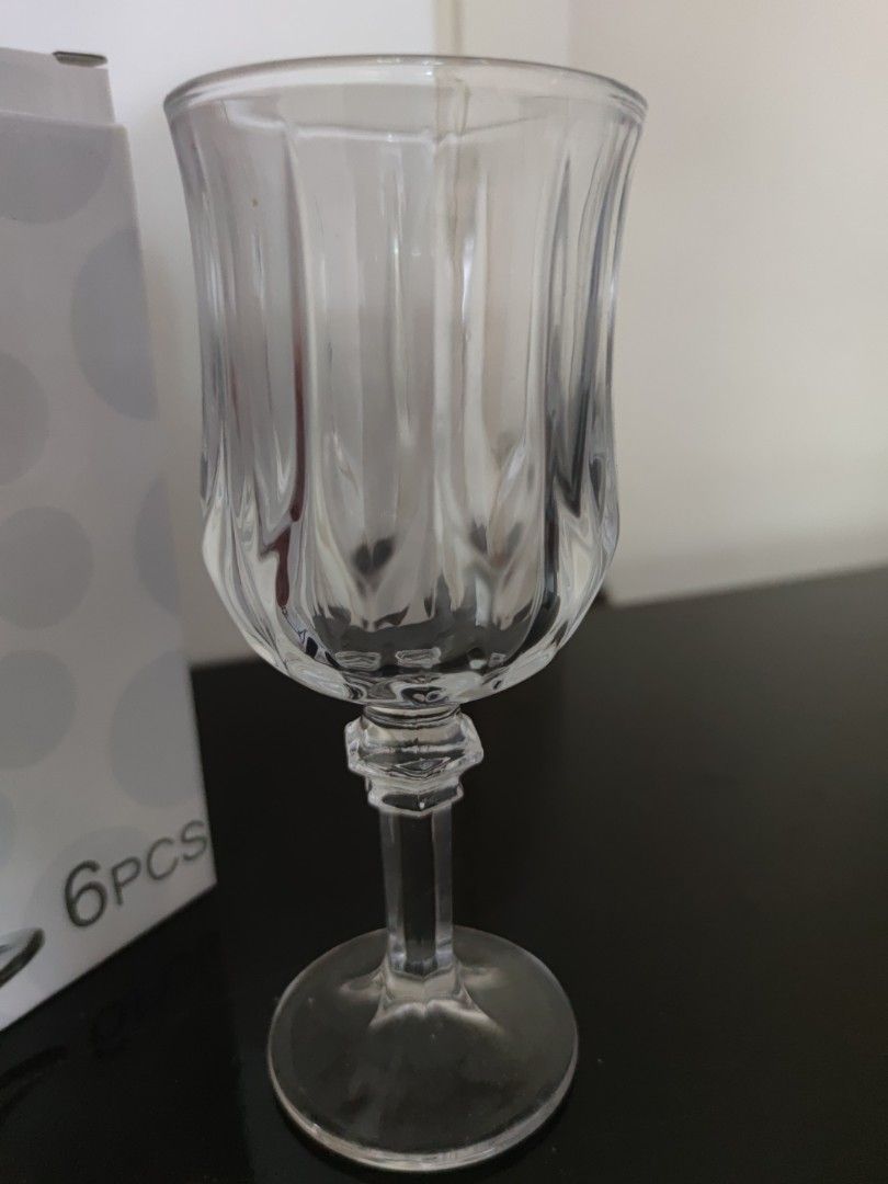 Glassware (Category: Bathroom & Kitchen Fixtures) located in Kuala Lumpur. Submitted by maymay_99 (Listing ID 1244929799, Image 3). Description: brand new..set for 6 pcs.