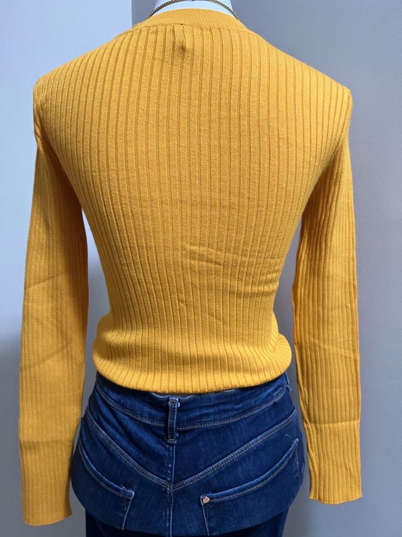 H and discount m mustard top