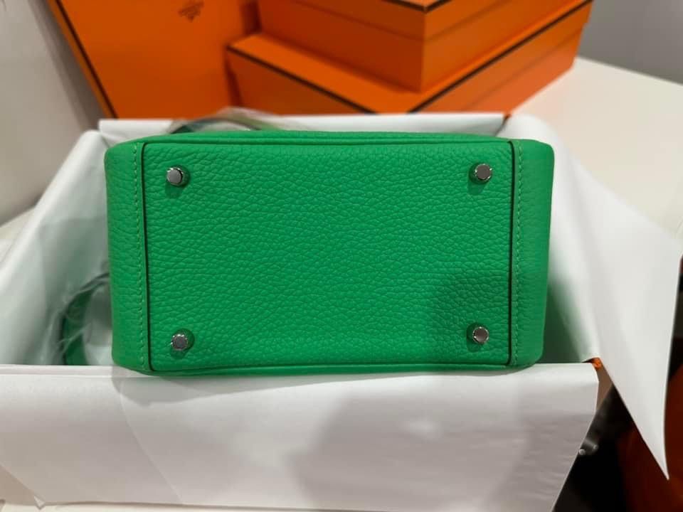 Deal. Only SGD14,xxx! BNIB Mini Lindy in Vert Yucca GHW Clemence leather B  stamp