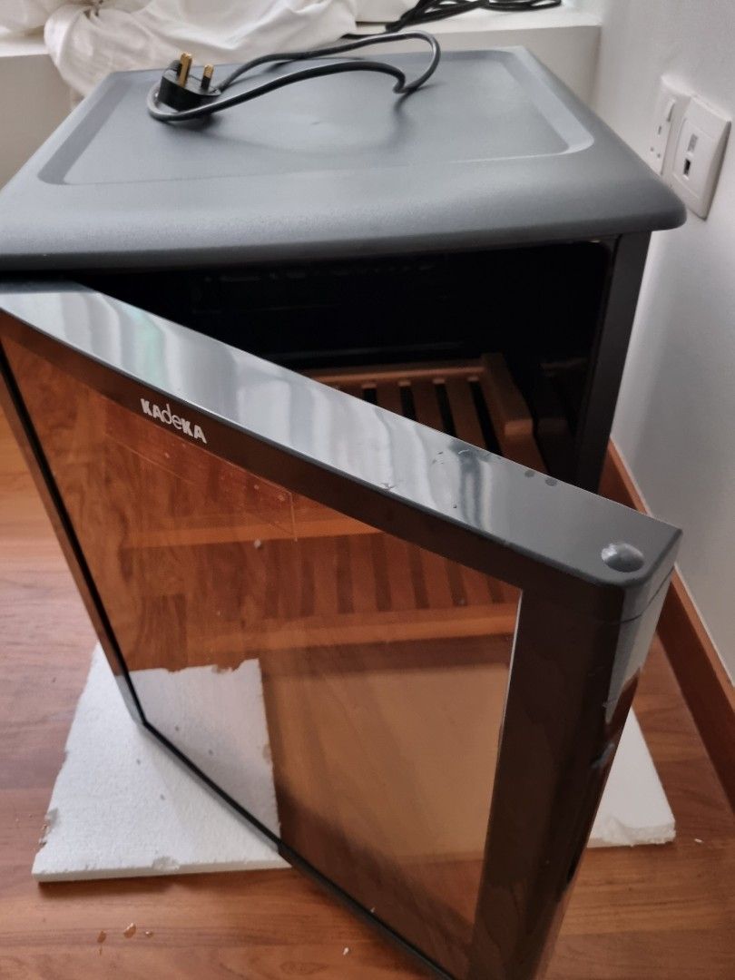 Kadeka wine chiller (15 bottles), TV & Home Appliances, Kitchen