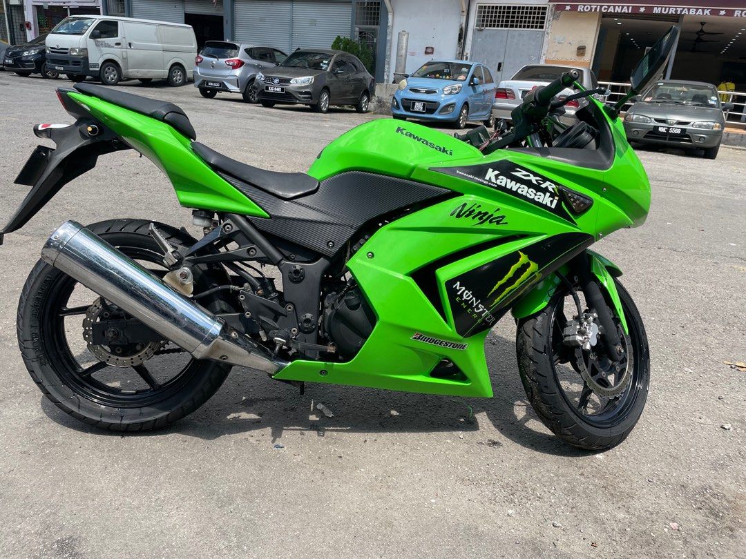 国産最新作3UPJ=89080050]カワサキ ニンジャ250R(EX250K)Rinder ヘッドライト ランプ KAWASAKI Ninja 中古 社外品