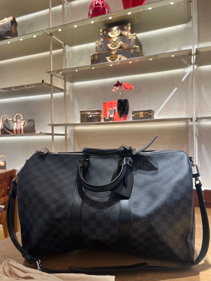 LV Keepall 45 Damier Ebene (Super fresh pa), Luxury, Bags & Wallets on  Carousell