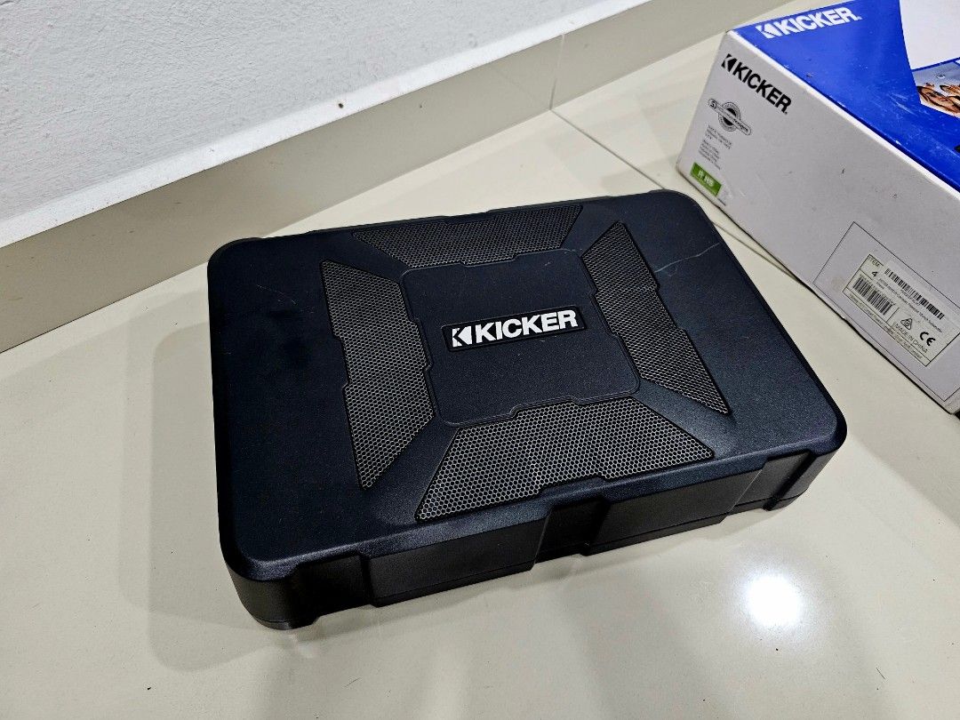 Kicker Hideaway Underseat Active Subwoofer woofer HS8 11HS8 150watss