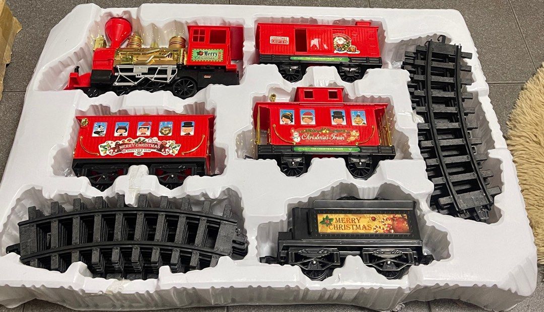 Kmart 21 Piece Christmas Train