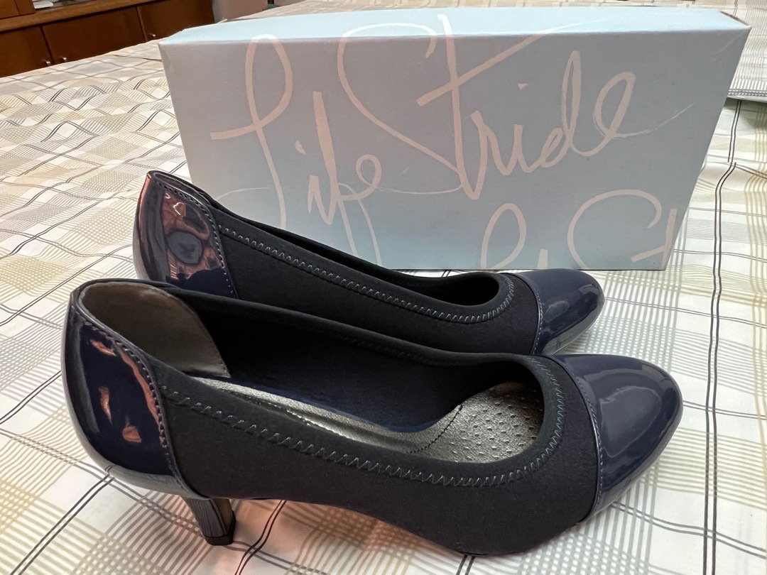 Lifestride clearance navy heels