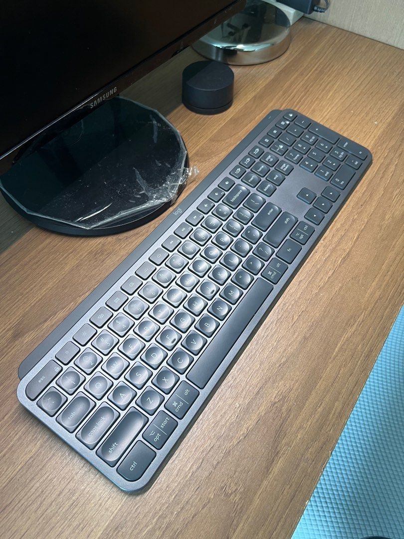 Logitech MX Keys (full) (Category: Computer Keyboard) located in Quezon City. Submitted by janey_21 (Listing ID 1244889294, Image 1). Description: Authentic With sensor type backlight Wireless Can switch up to 3 devices For MAC or PC users Complete with box Not used for gaming Free silicone dirt cover .