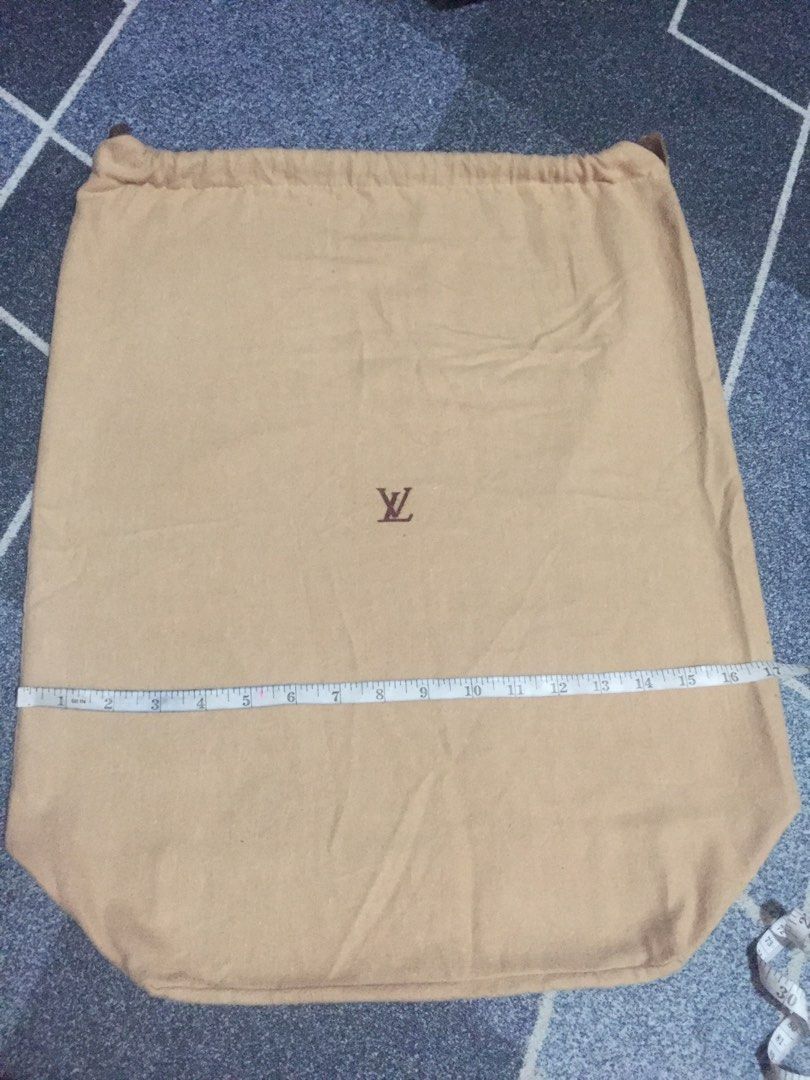 Louis Vuitton on Carousell