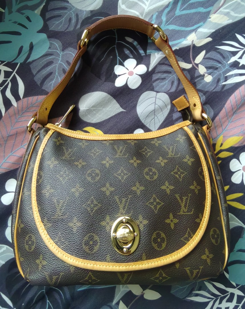 Louis Vuitton Tulum PM Bag in Pristine Condition, Luxury, Bags & Wallets on  Carousell