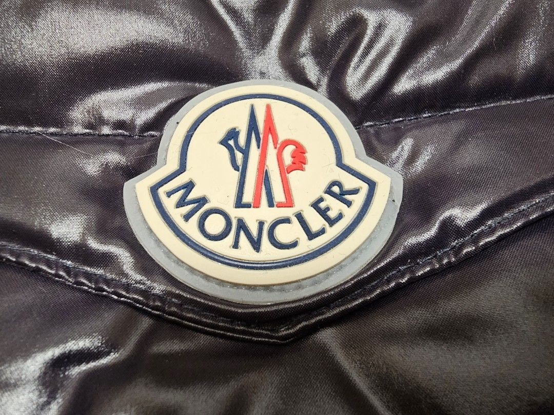 Moncler laptop shop case