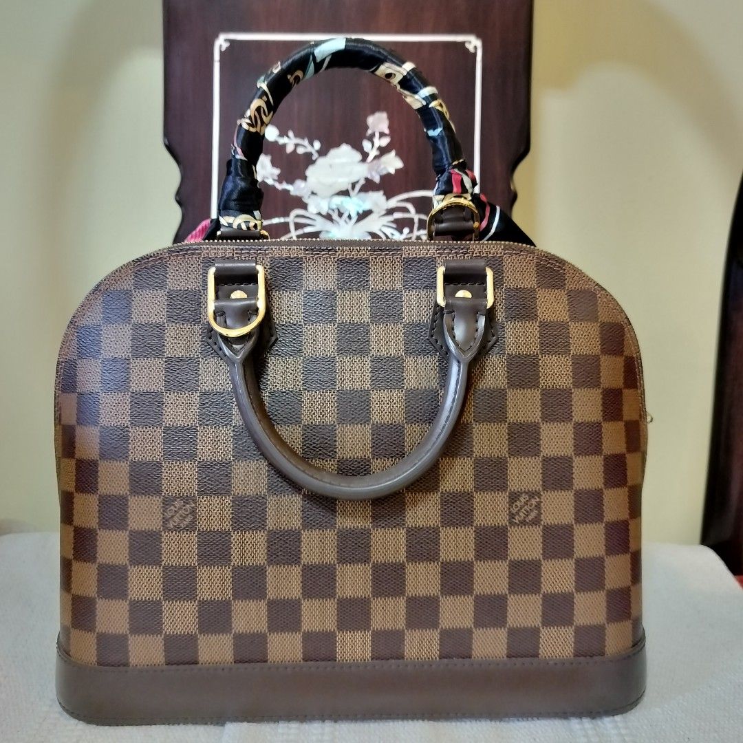 Goyard Bellechasse Biaude PM Green Goyardine, Luxury, Bags & Wallets on  Carousell