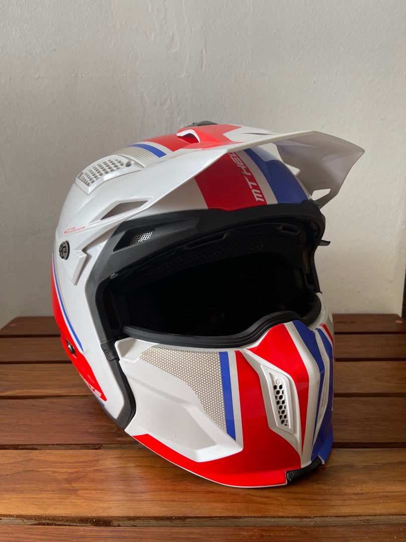 MT Helmet Streetfighter, Motorbikes on Carousell